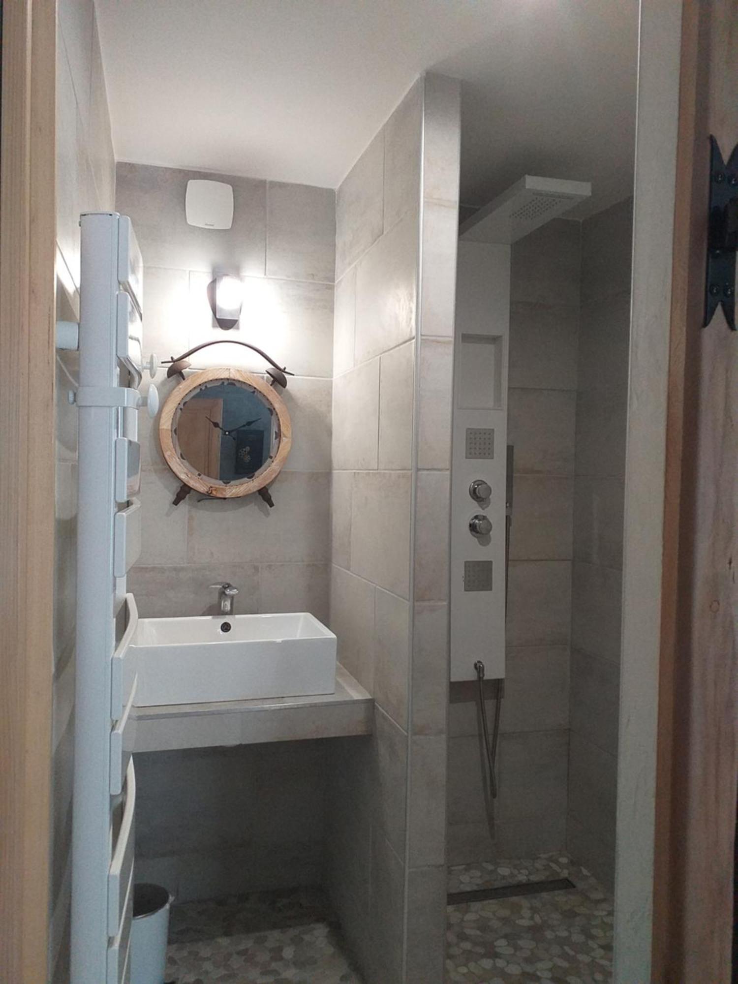 La Berrycurienne: Private Spa Suites Near Beauval Zoo Lucay-le-Male Room photo