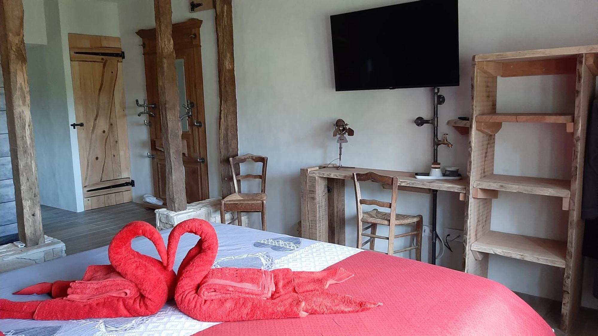 La Berrycurienne: Private Spa Suites Near Beauval Zoo Lucay-le-Male Room photo